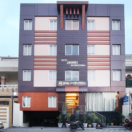Hotel Janki International 3 Km From Kashi Vishwanath Temple Free Pickup From Railway Station Váránasí Exteriér fotografie